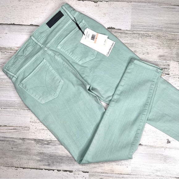 Calvin Klein NWT Cropped Skinny Mid-Rise Jeans Mint Green Size 2 - Picture 11 of 15